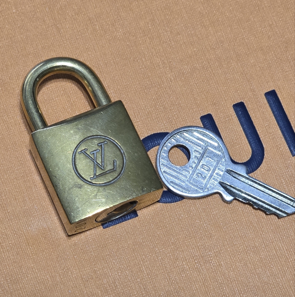COPY - RARE & VINTAGE Louis Vuitton Brass Padlock with Key #201